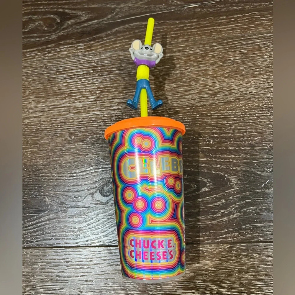 Chuck E. Cheese Colorful Party Cups and Straws Set 20 total NWT